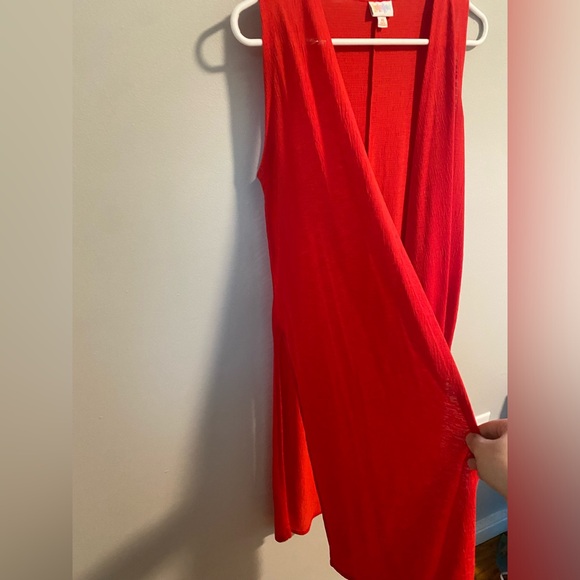☀️ LulaRoe “Joy” Sleeveless Red Vest - XS - Picture 3 of 8